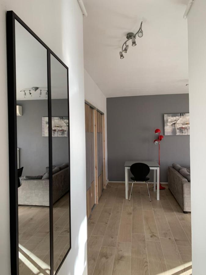 Agreable 2 Pieces A 150 M De La *
