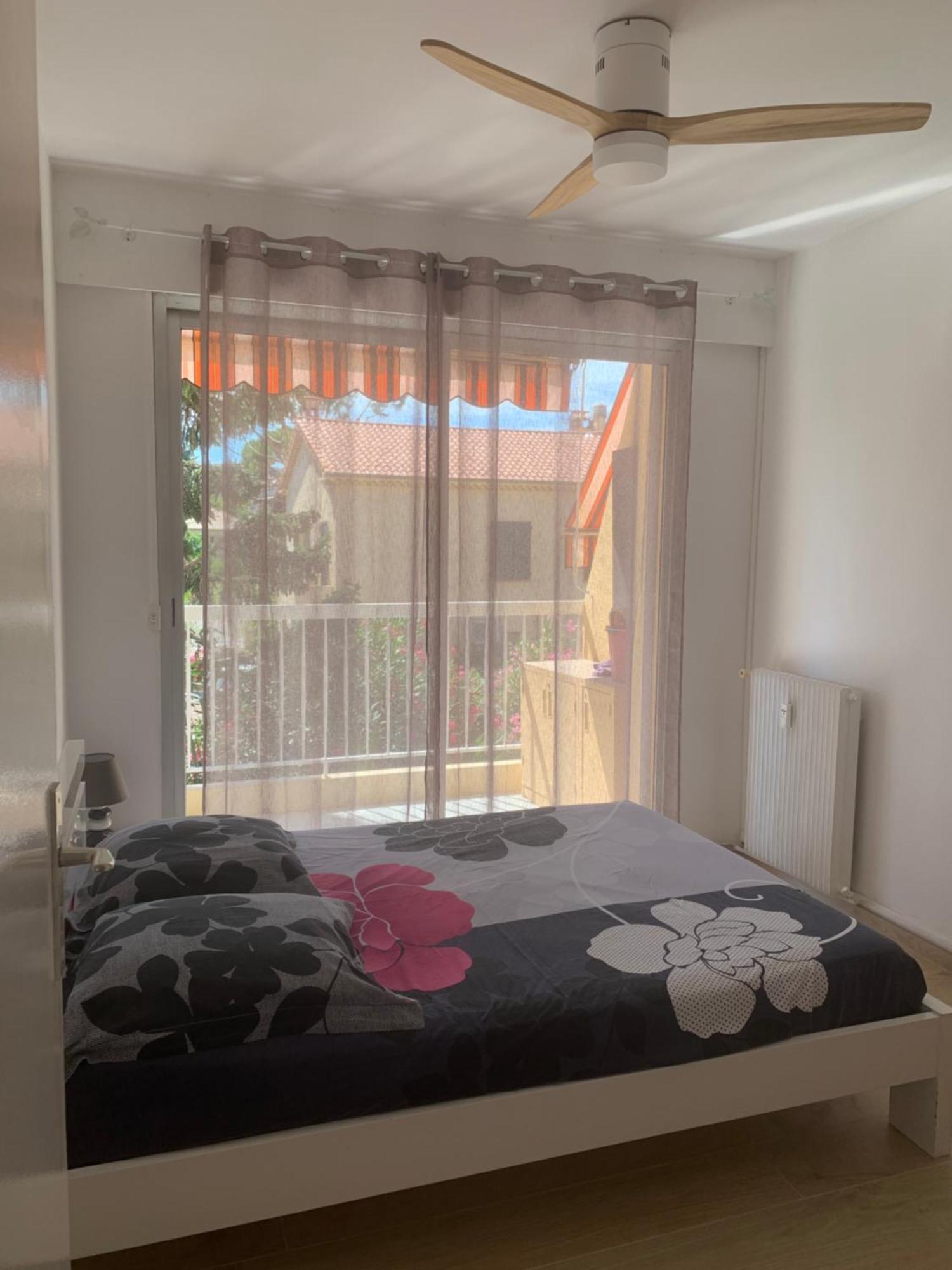 Agreable 2 Pieces A 150 M De La Appartement *